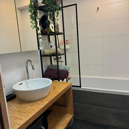 Cute Apartament Raca